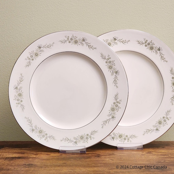 Wedgwood Westbury Bone China Dinner Plates - Green Floral, Platinum Trim - Set of 2