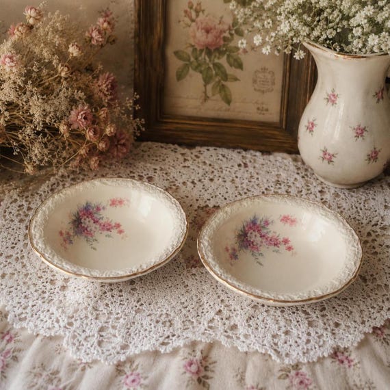 Vintage Crown Ducal Florentine Fruit Nappies Pair Picardy England Hand Painted 18K Gold