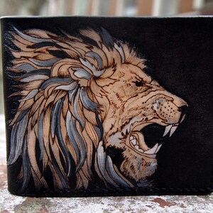 Cartera plegable con cadena de cuero del Rey León, regalo para hombre, cartera personalizada con signo del zodíaco y monedero con forma de león