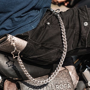 Cartera de cadena de metal hecha a mano en Ucrania, cadena de motociclistas