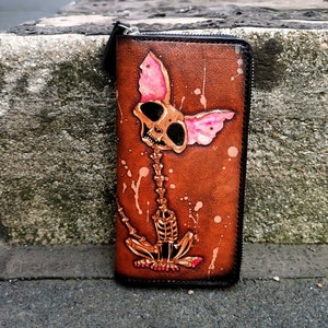 Cartera gótica de cuero con cremallera para pasaporte personalizada para mujer, un bonito regalo de Halloween con diseño de gato.