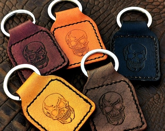 Leather Skull Keychain – Handmade Biker Key Fob, Gothic Skull Charm, Motorcycle Gift for Him