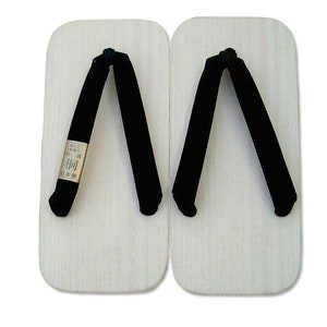 Japanese Wooden Sandals: Daikaku image 1
