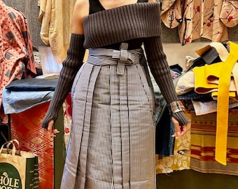 Hakama - Non divided ‘andon 行灯’ skirt style with charcoal grey, dark navy blue and light grey pinstripes vintage Japanese clothing