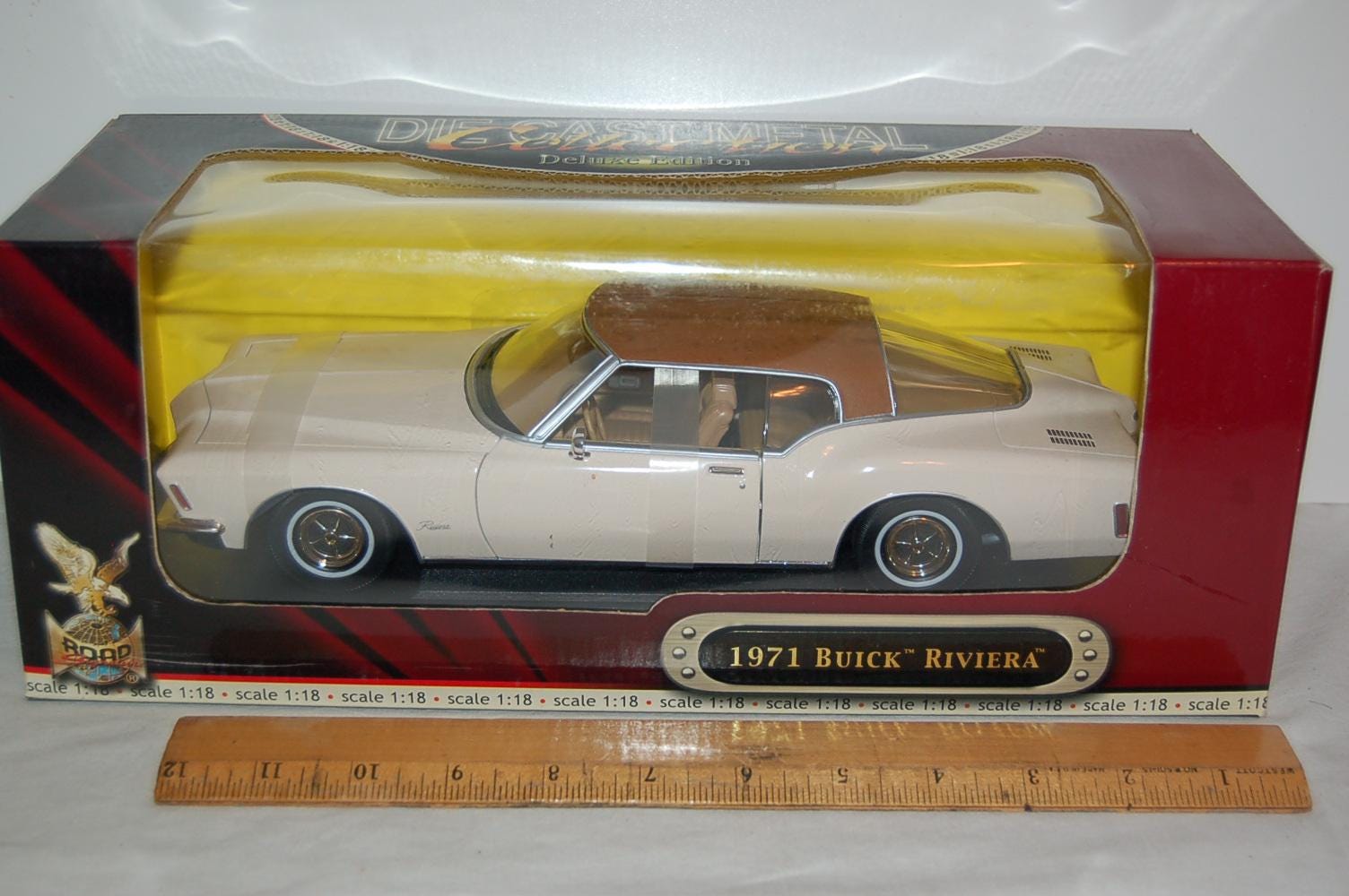 1971 Buick Riviera 1:18 Diecast by 'road Signature' Deluxe Edition