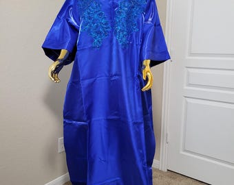 Kaftán Mikado: Boubou africano con pedrería, tallas grandes.