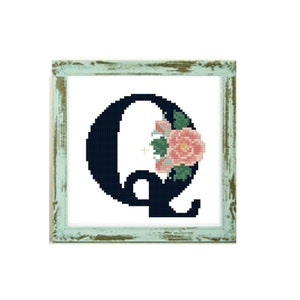 Monogramme point de croix « Q » - Fleurs monogramme Q motif point de croix lettre Qs motif point de croix mariage monogramme monogramme broderie