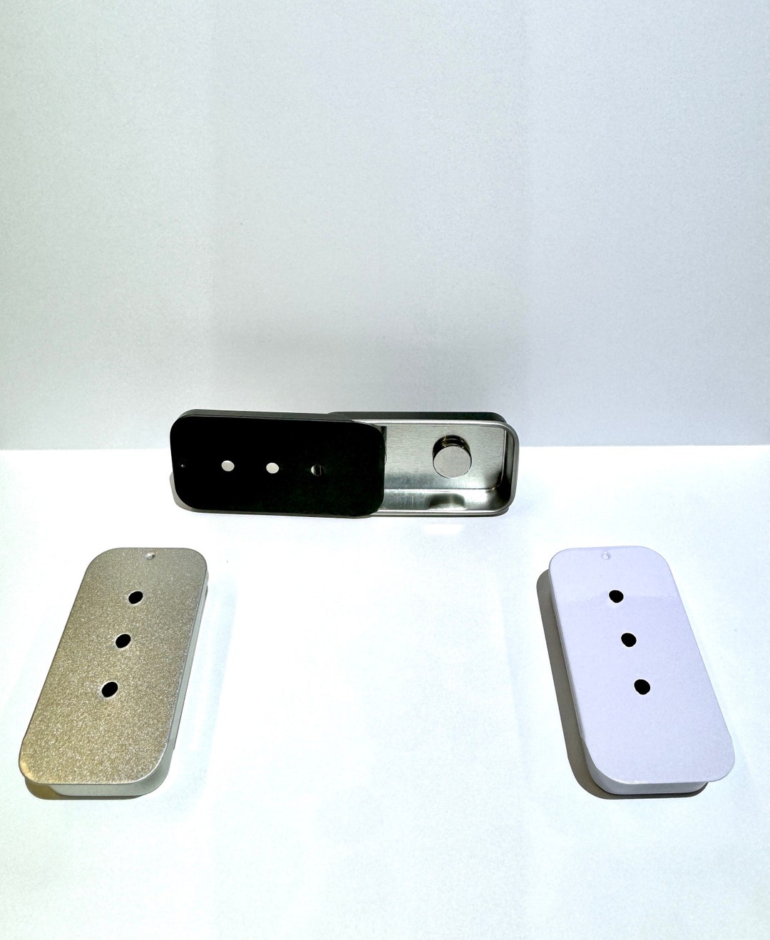 Magnetic Sliding Tin Scent Vessel: Dog Nose Work Training