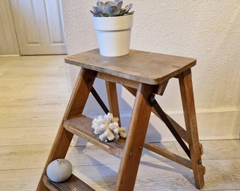 Small Wooden Vintage Pioneer Steps