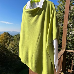 100% Cashmere Poncho Spring Green