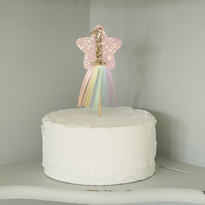 Topo de bolo com fita de arco-íris, arco-íris pastel, estrela brilhante, bolo smash, primeiro aniversário