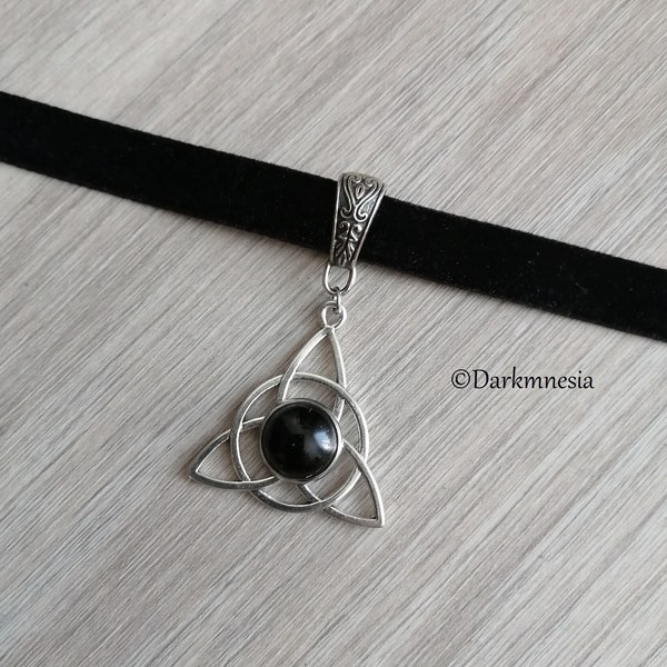 Ras de cou, collier, velours, onyx, triquetra, choker, goth, gothique, wicca, witchy, sorcière