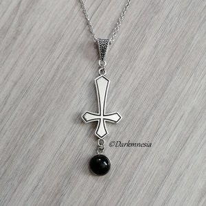 Halskette, Anhänger, onyx, schwarz, Naturstein, kreuz invertiert, satanisch, okkult, goth, goth