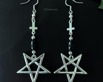 Orecchini gotici a pentagramma rovesciato e vetro nero – gioielli satanici, stile occulto oscuro