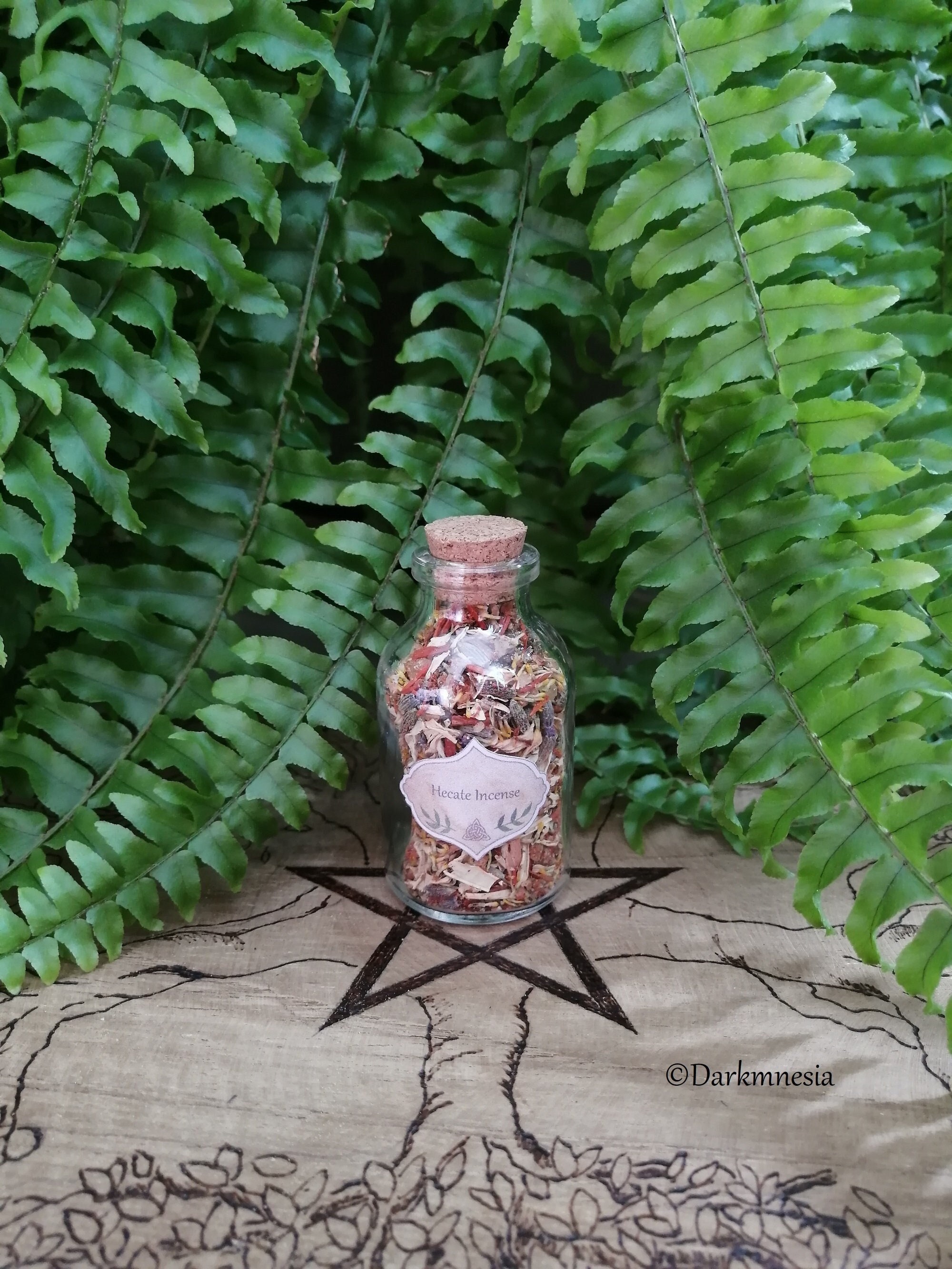 Encens, Hécate, Wicca, Wiccan, Witchy, Ésotérique, Sorcellerie, Sort, Rituel, Païen, Herbes