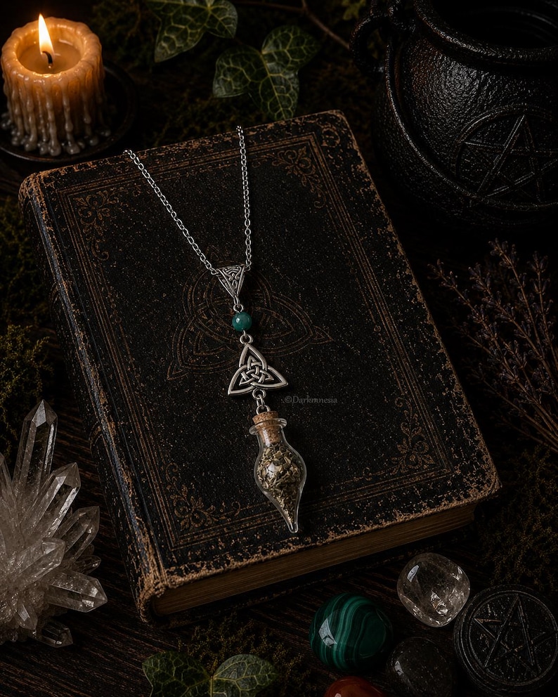 Halsband med helande flaska och grön agat • Triquetra • Häxtalisman • Växthäxkonst • Hedniska smycken • Wicca bild 3