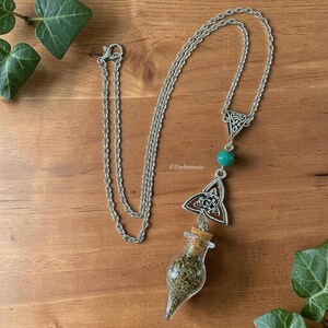 Halsband med helande flaska och grön agat • Triquetra • Häxtalisman • Växthäxkonst • Hedniska smycken • Wicca bild 2
