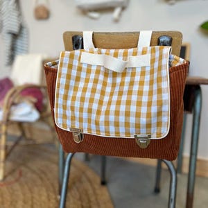cartable maternelle velours marron et vichy personnalisé image 3
