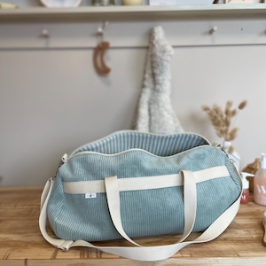 Wickeltasche aus wassergrünem und gestreiftem Samt, personalisierte Wochenendtasche aus Samt