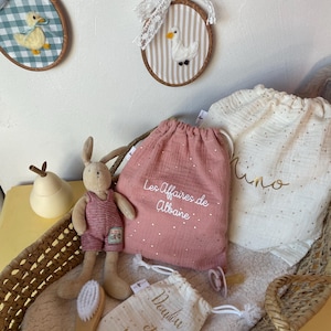 Pochon personnalisé prénom en gaze de coton, pochette à doudou, sac crèche, sac maternelle, sac à linge, pochon cadeau