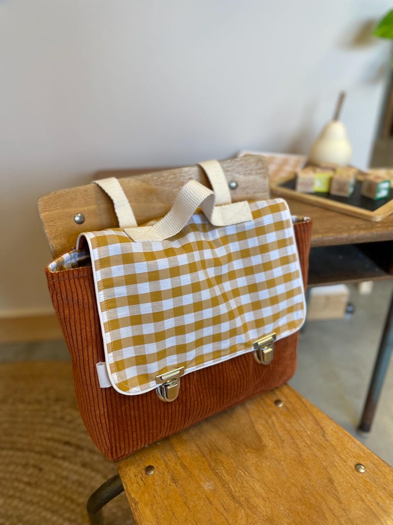 cartable maternelle velours marron et vichy personnalisé image 5