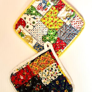 Vintage Pot Holders - Set of 2 - Calico and Floral Fabric - Magic Chef Appliances Promo