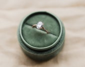 Velvet ring box - vintage style - sage