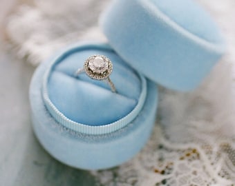 Velvet ring box - vintage style - light blue