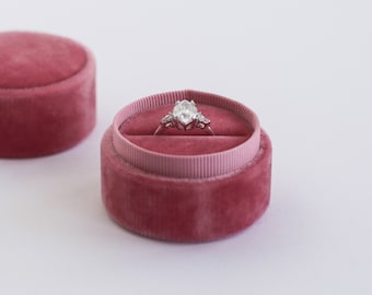 Velvet ring box - cherry blossom (a rosey mauve hue)