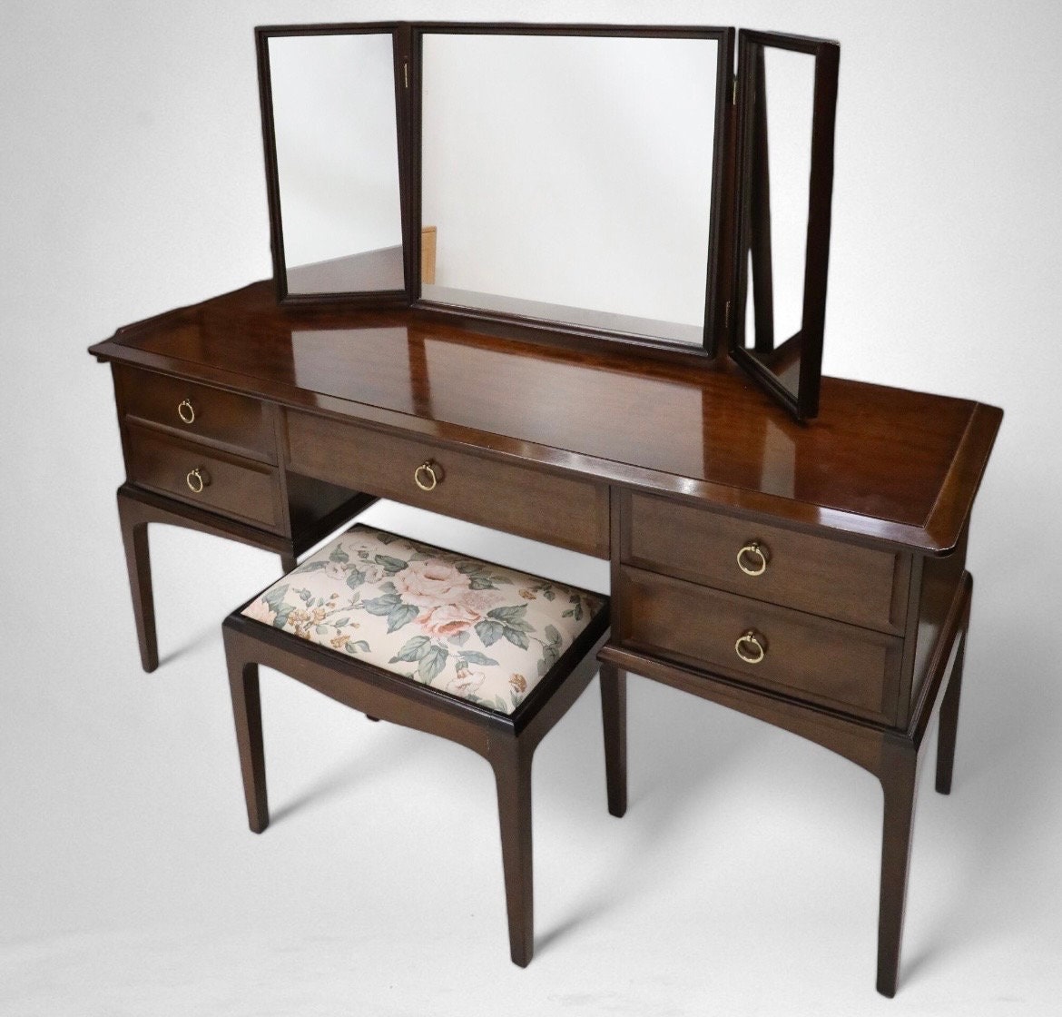 Stag minstrel dressing table discount