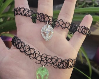 Alien chocker