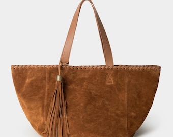 Tragetasche aus cognacbraunem Wildleder, handgefertigte Boho-Schultertasche aus Leder