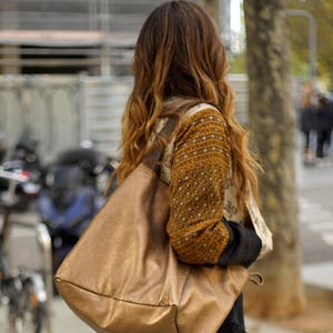 Cartera de piel metalizada, bolso de hombro de gran tamaño para mujer, bolso de mano suave en color bronce, disponible en tamaño grande y mediano