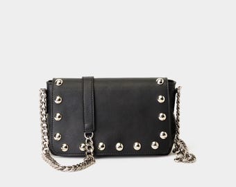Mini bolso de cuero negro con tachuelas, bolso bandolera con cadena hecho a mano