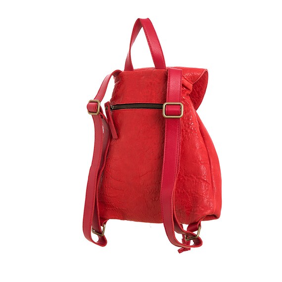 black aesthetic backpack