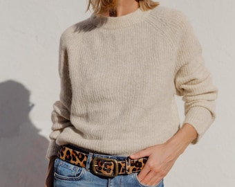 Cinto feminino de couro com estampa animal, cinto de couro de vaca com estampa de leopardo para usar com jeans, com fivela dourada.