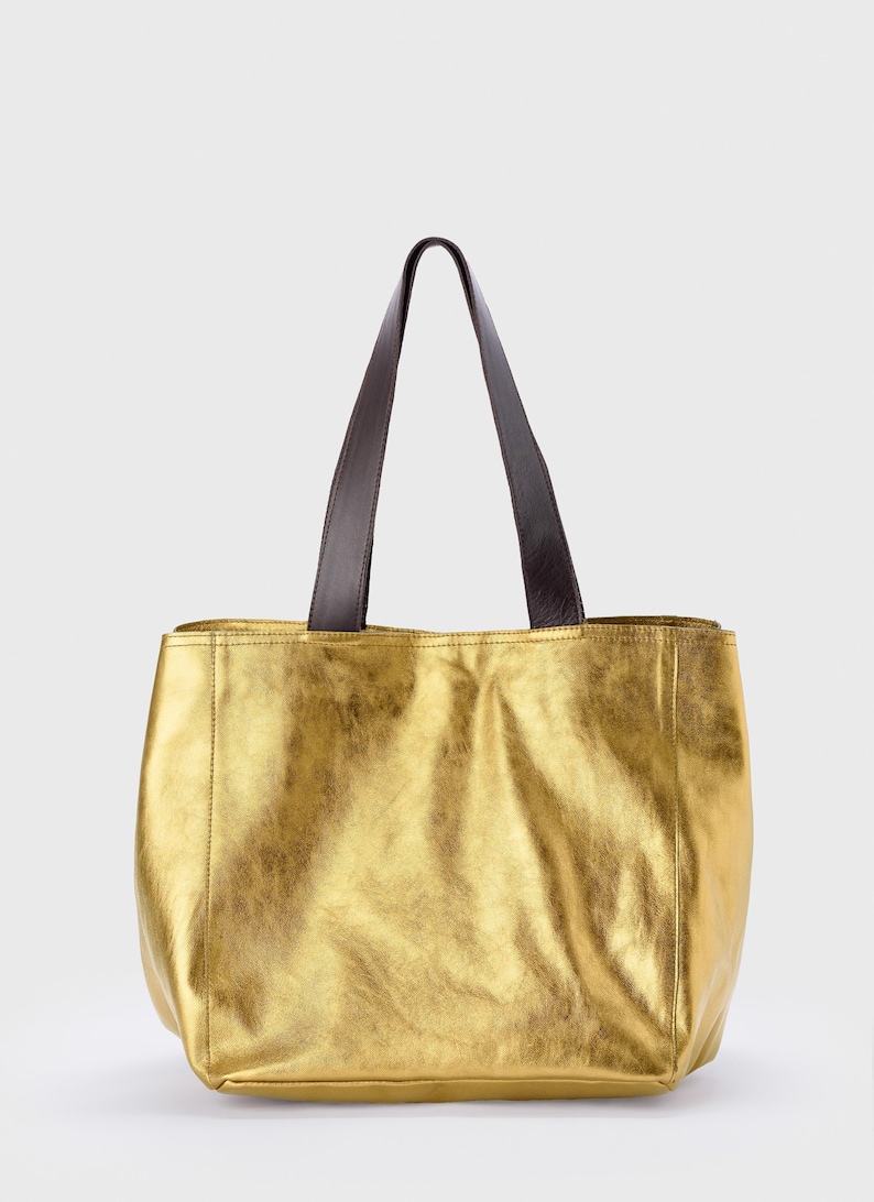Bolso tote extragrande, bolso tote de cuero metalizado bronce hecho a mano de gran tamaño, bolso de hombro suave. imagen 13