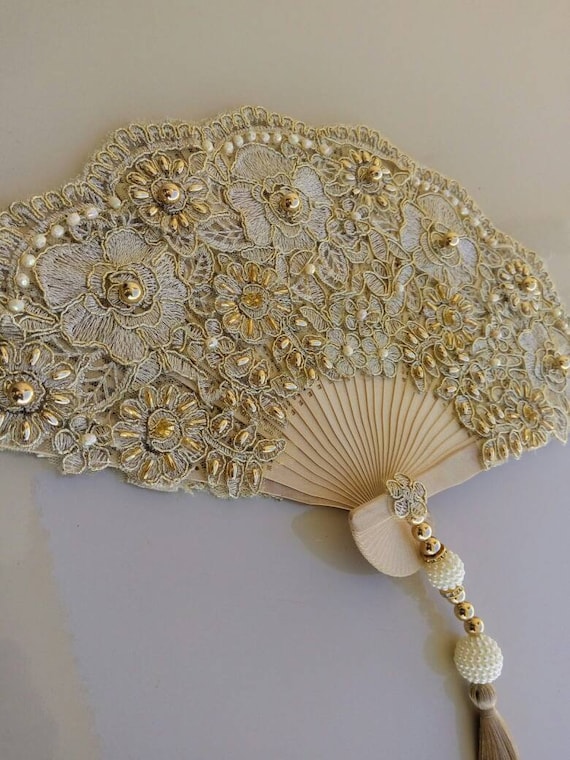 lace fans wedding favors