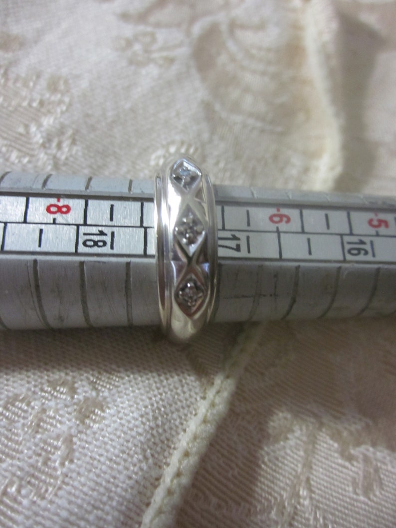 1940s to1950s Vintage White Gold 14k with 3 diamonds Wedding Band Size 7 to 7.5 4g AK Maker