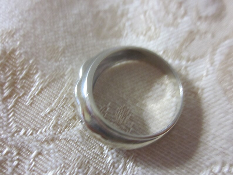 1940s to1950s Vintage White Gold 14k with 3 diamonds Wedding Band Size 7 to 7.5 4g AK Maker