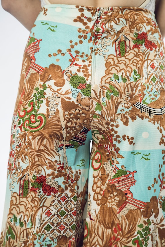 Amazing 1970s Asian Novelty Print High Waisted Pa… - image 6