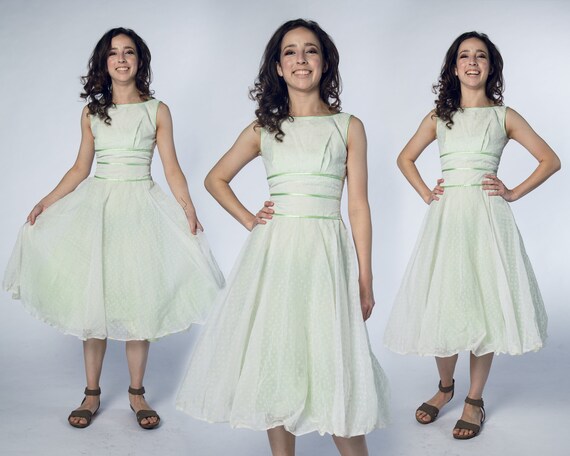 Lovely 1960s Light Pastel Green Dress with White V