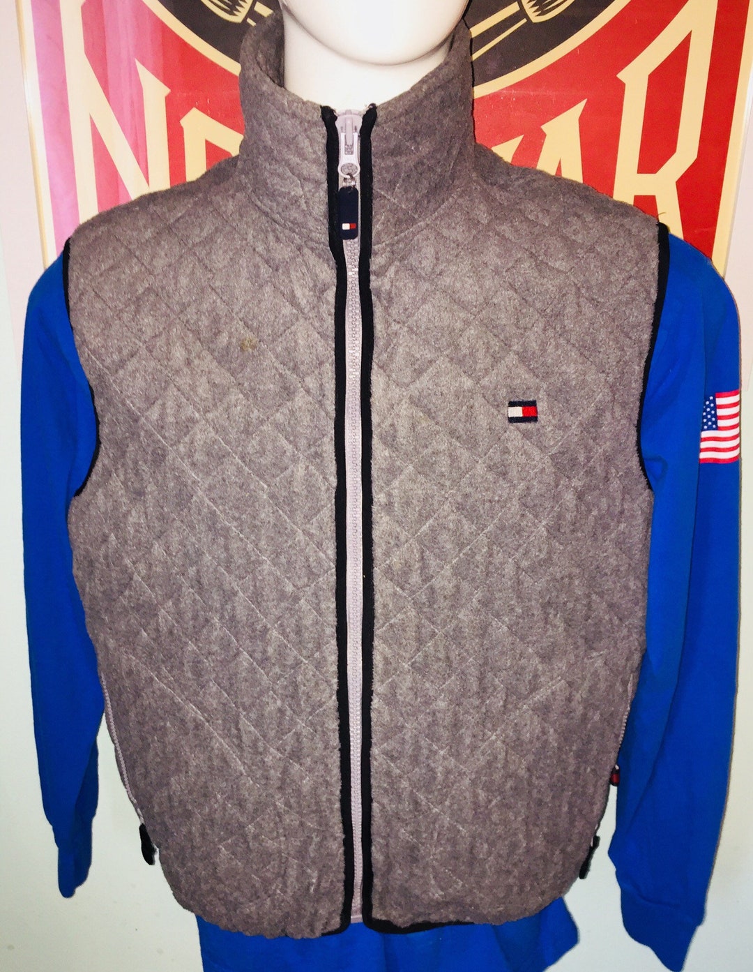Tommy Hilfiger Quilted Vest Size Medium Unisex 1990s Big Flag 90s Vintage Streetwear Hip Hop Wu Tang USA Spellout Nyc La Chicago Polo Sport