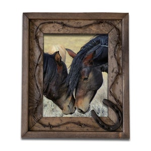 Handmade Wood Frame with Horseshoe and Barb Wire. Cowboy, Lodge Style Western Picture Frame. Rustic Horse Frame. Country wedding, farmhouse