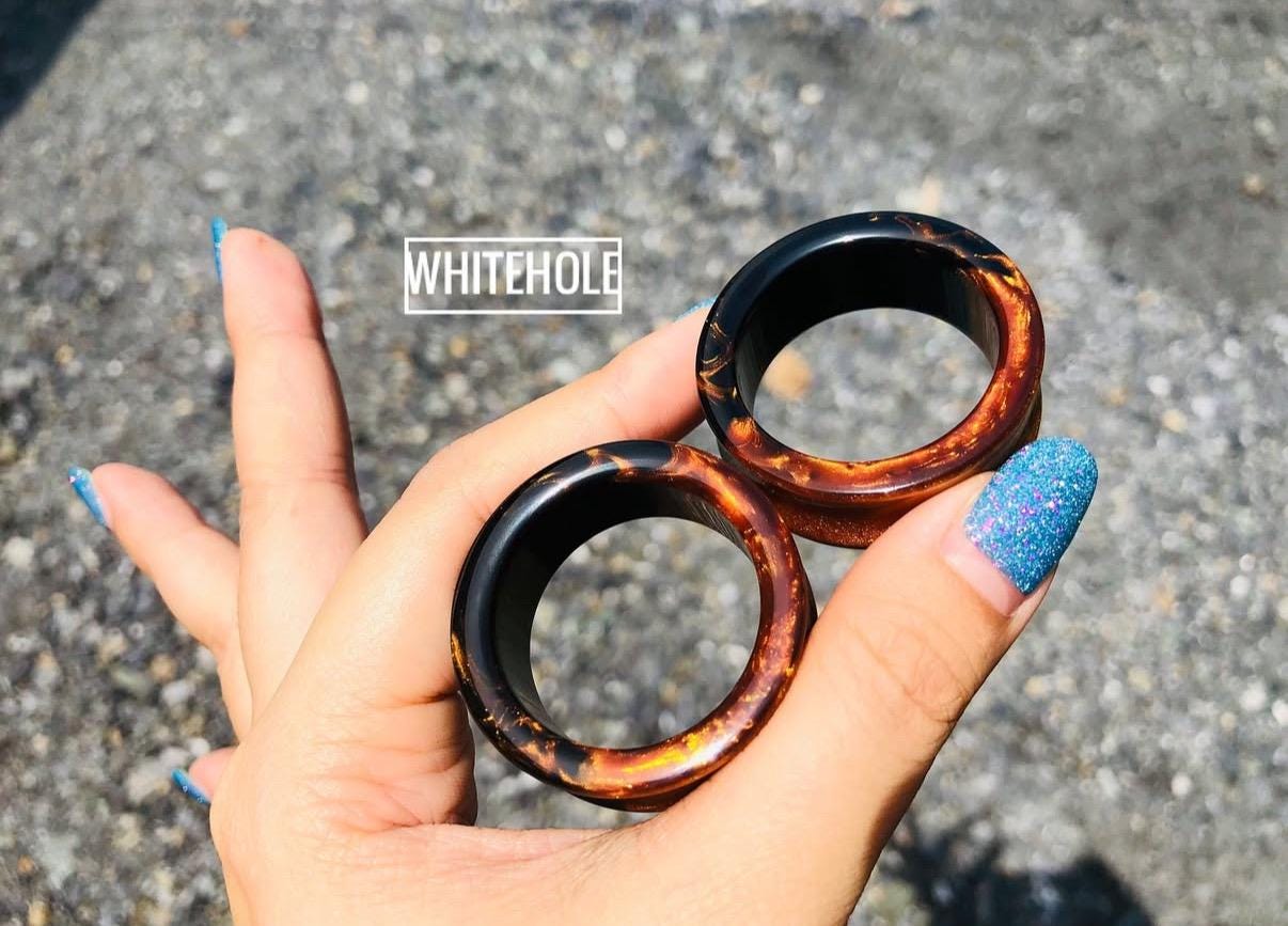 Plugs Tunnel[black Color]-plugs Custom/plugs Smoke/plugs Resin/gold ...