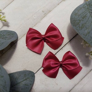 Burgundy polyester dog bow with non latex groomer bands, pair of dog bows, burgundy dog hair bow, gummiband, small bow for dog,