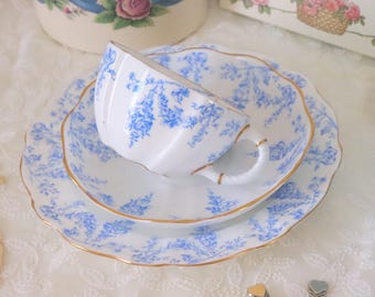 Conjunto antigo e raro Royal Crown Derby Ribbon Trio (xícara de chá, pires, prato de sobremesa) Azul e Branco com Laços e Guirlandas de Rosas Inglaterra c1890 #3