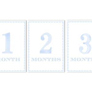 Druckbares Set mit 12 Baby Boy Scalloped Border Monatlichen Meilenstein Karten | 5x7 | Aquarell, Grandmillenial, Preppy, Klassisch - Print at Home!