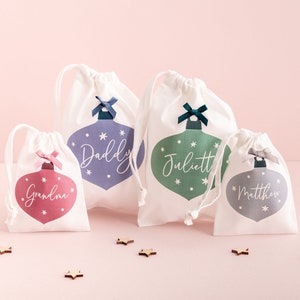 Personalised Bauble Gift Bag - Christmas Bauble Secret Santa Gift Ideas Small Gift Bag Dinner Table Favour Party Favor Teacher Gifts