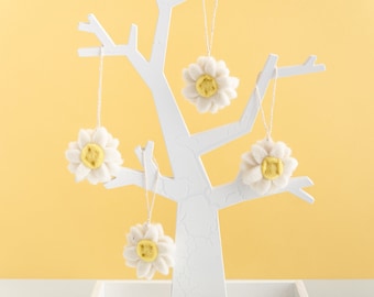 Hanging Felt Daisy Flowers - 6 Pack - Spring Accessories Easter Tree Decorations Floral Theme Felt Flowers Easter Gift For Family